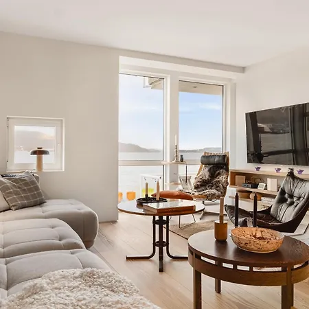 Modern Seaside With Fjord Views Apartamento