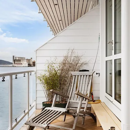 Seaside With Fjord Views شقة برغن